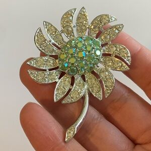 Sarah Coventry 1968 “mountain flower” sunflower brooch with clear rhinestones